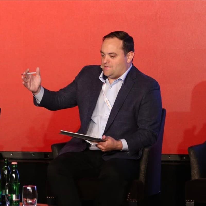 Simon Moores profile