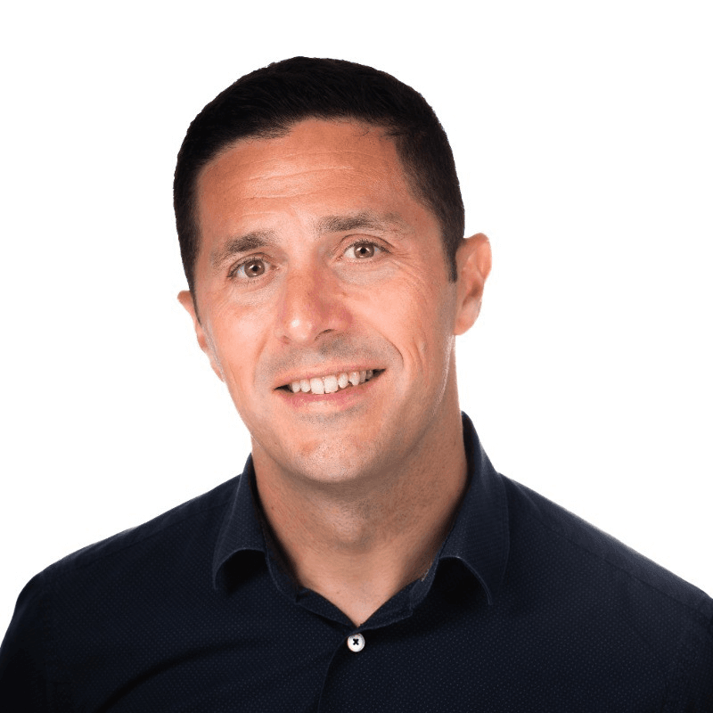 Rob Weisz - undefined